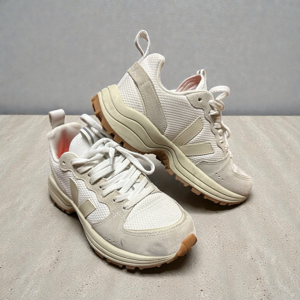 Veja Women's Sneakers in Cream and Tan